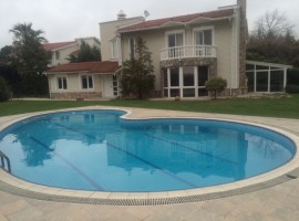 Amazing villa with nice garden in Istanbul